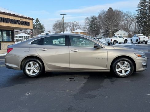 Used 2022 Chevrolet Malibu LS image 9