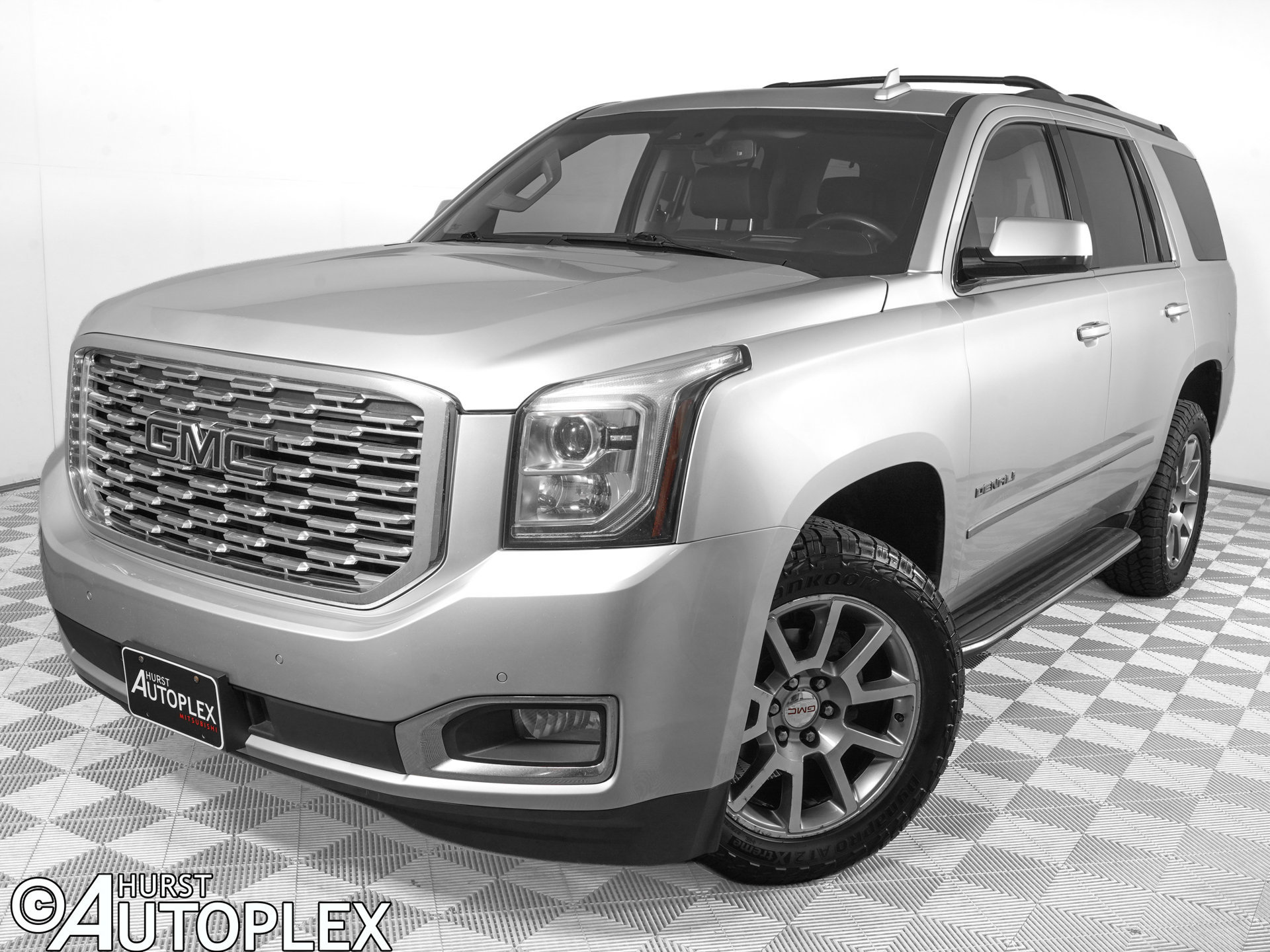Used 2018 GMC Yukon Denali AWD/4WD image 1