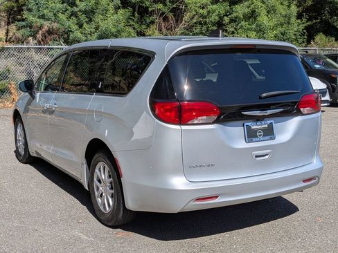 Used 2023 Chrysler Voyager LX FWD image 7