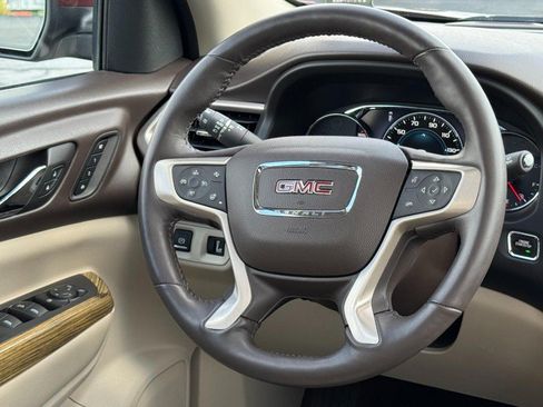 Used 2017 GMC Acadia Denali w/ Technology Package AWD/4WD image 13