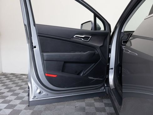 Used 2025 Kia Sportage LX FWD image 15