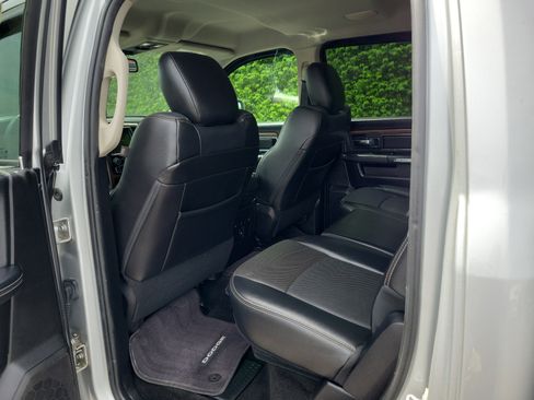 Used 2016 RAM 1500 Laramie image 13