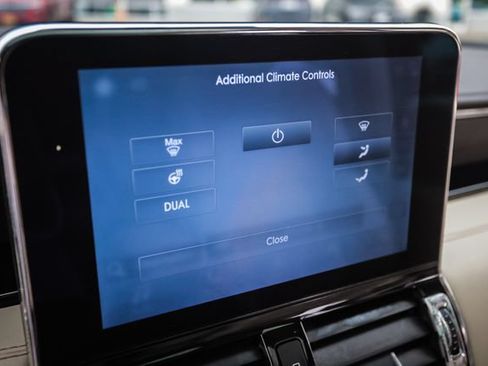 Used 2018 Lincoln Navigator L Reserve w/ Technology Package AWD/4WD image 43