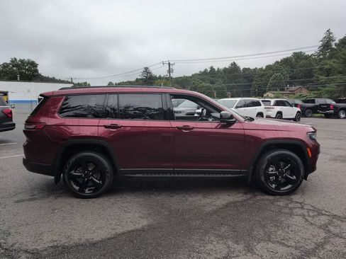 Certified 2025 Jeep Grand Cherokee L Limited w/ Luxury Tech Group II AWD/4WD image 4