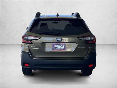 Used 2025 Subaru Outback Premium image 8