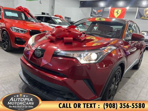 Used 2019 Toyota C-HR LE FWD image 29