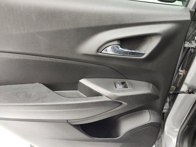 Used 2025 Chevrolet Trax ACTIV w/ Driver Confidence Package FWD image 9