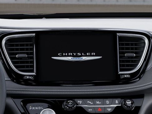 New 2025 Chrysler Pacifica Limited image 18