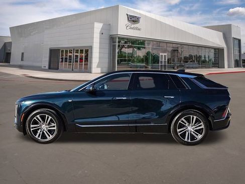 Certified 2024 Cadillac Lyriq Luxury image 3