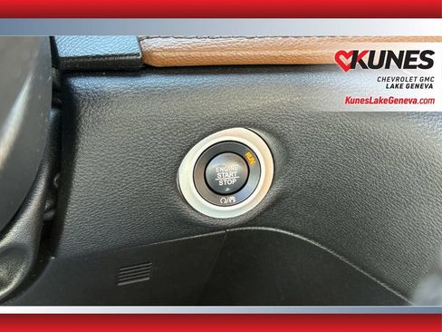 Used 2018 Chrysler Pacifica Limited w/ Advanced Safetytec Group FWD image 31