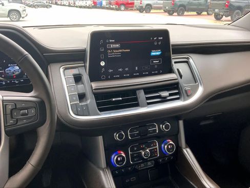 Used 2022 GMC Yukon SLT w/ SLT Premium Package image 13