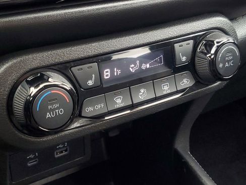 Used 2021 Nissan Kicks SR w/ SR Premium Package image 22