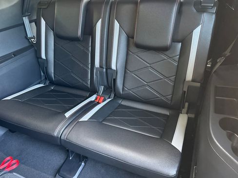 New 2025 Volkswagen Atlas Peak Edition SE image 12