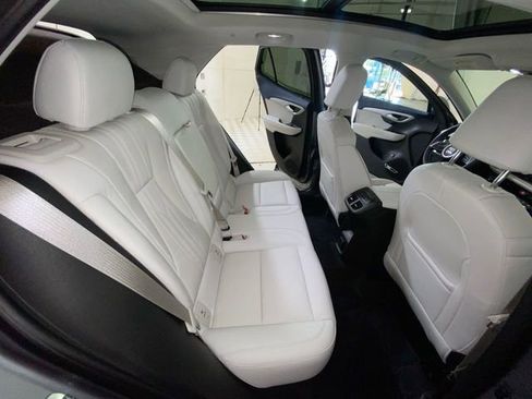 Used 2025 Buick Envision Avenir AWD/4WD image 31