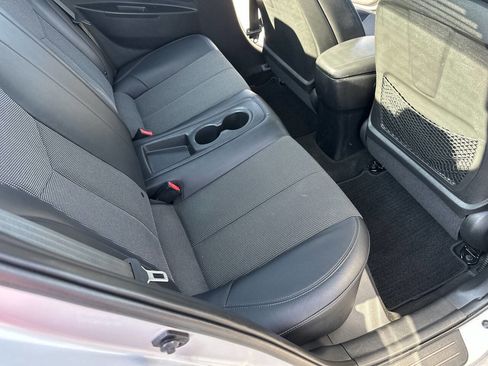 Used 2013 Hyundai Veloster w/ Style Pkg image 39