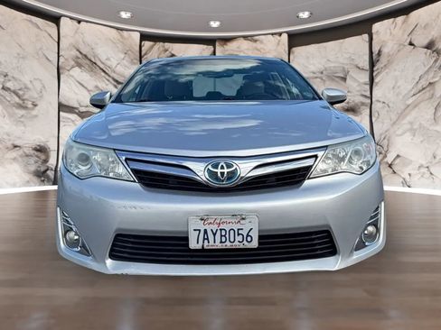 Used 2013 Toyota Camry XLE w/ Leather Pkg FWD image 2