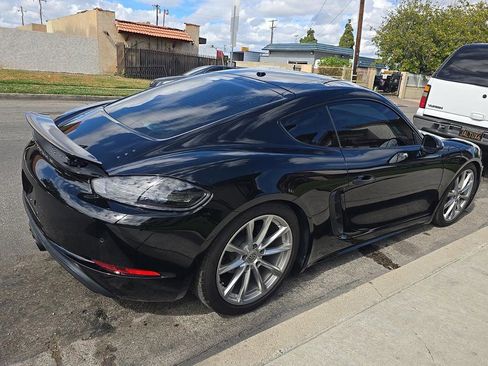 Used 2019 Porsche 718 Cayman RWD image 4