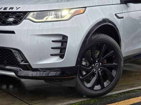 New 2025 Land Rover Discovery Sport Dynamic SE image 2