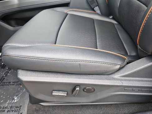 New 2026 Ford F250 Lariat w/ Black Appearance Package image 28