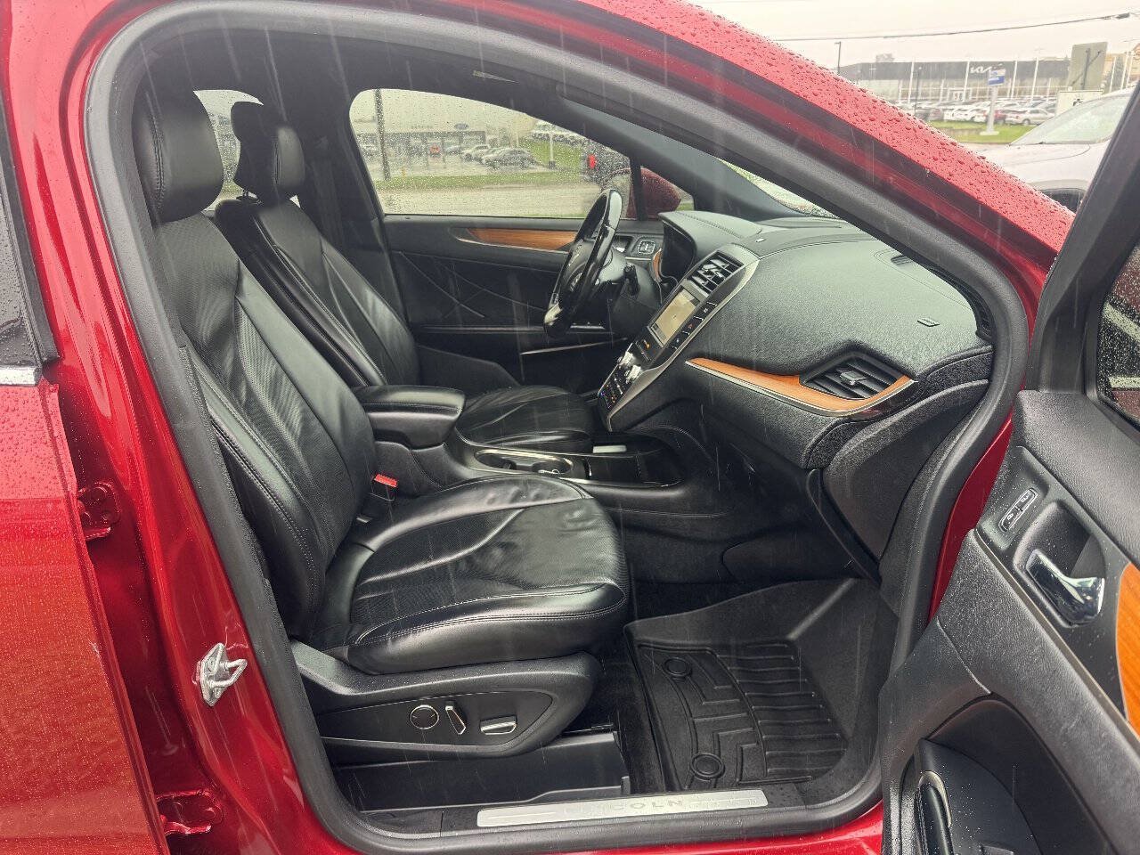 Used 2017 Lincoln MKC Reserve AWD/4WD image 13