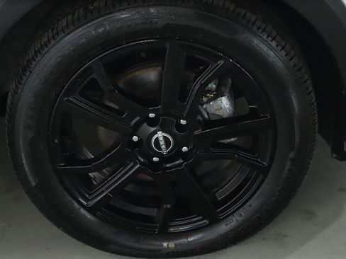 Certified 2024 Nissan Kicks SR image 10