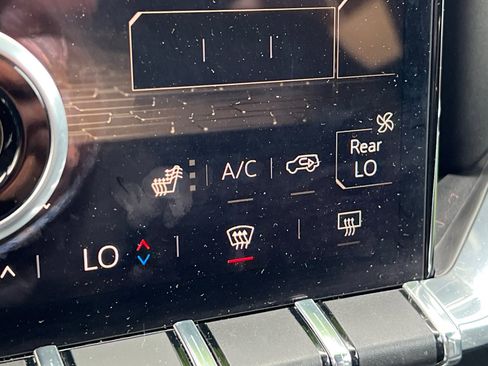 Used 2024 GMC Acadia Elevation image 28