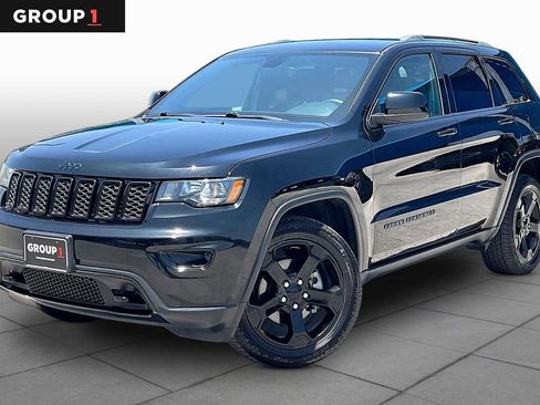 Used 2018 Jeep Grand Cherokee Laredo AWD/4WD image 1