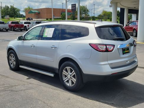 Used 2016 Chevrolet Traverse LT AWD/4WD image 3