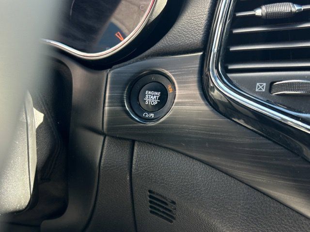 Used 2019 Jeep Grand Cherokee Altitude AWD/4WD image 45