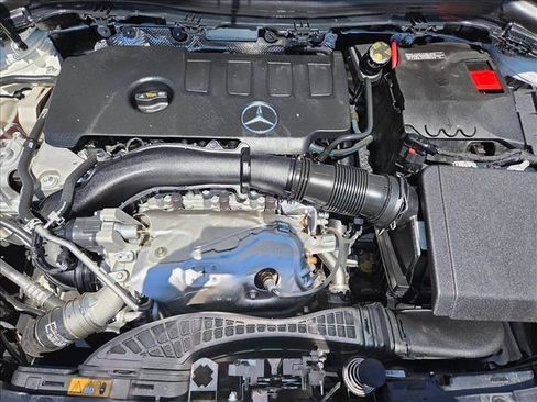 Used 2023 Mercedes-Benz GLA 250 image 21