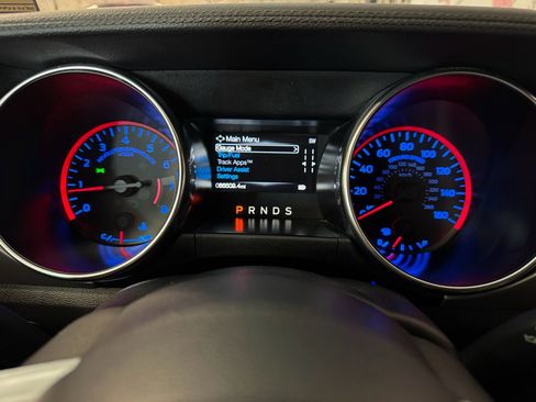 Used 2022 Ford Mustang Premium RWD image 31
