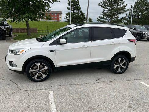 Used 2018 Ford Escape SEL AWD/4WD image 3