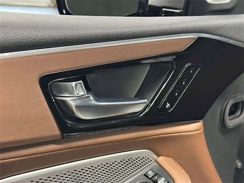 Used 2023 Acura MDX SH-AWD w/ Technology Package image 13