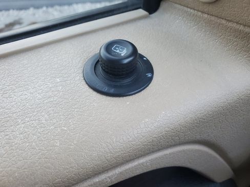 Used 2014 Ford F150 Lariat w/ Equipment Group 502A Luxury image 39