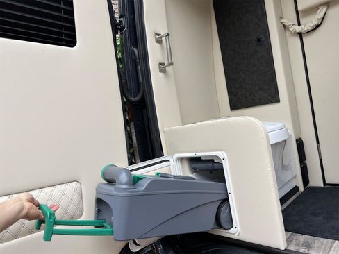 Used 2021 Mercedes-Benz Sprinter 3500 image 23