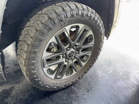 Used 2022 Toyota Tundra Limited image 9