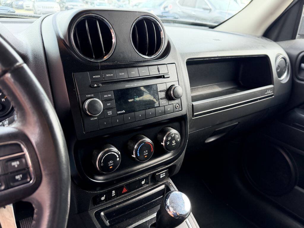 Used 2016 Jeep Patriot High Altitude AWD/4WD image 11