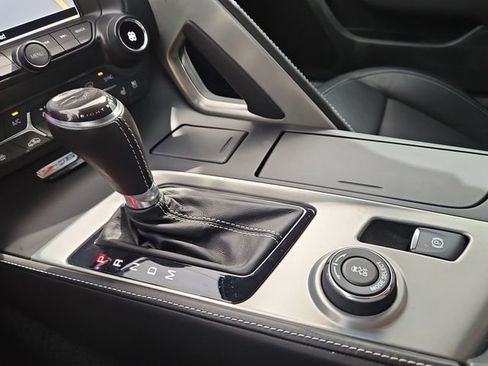 Used 2016 Chevrolet Corvette Z06 w/ 3LZ Preferred Equipment Group image 17