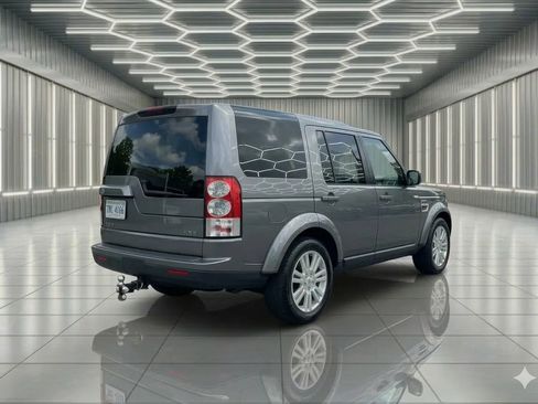 Used 2011 Land Rover LR4 HSE LUX AWD/4WD image 3