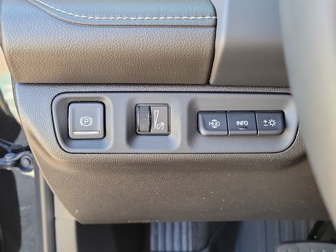 Used 2023 GMC Acadia Denali w/ Black Diamond Edition AWD/4WD image 21