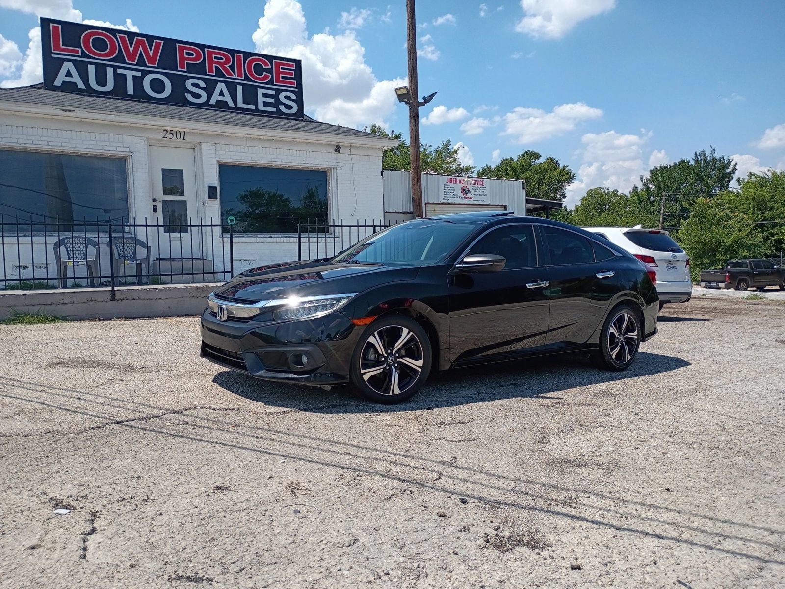 Used 2016 Honda Civic Touring image 1
