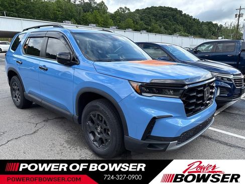 Used 2024 Honda Pilot TrailSport image 3