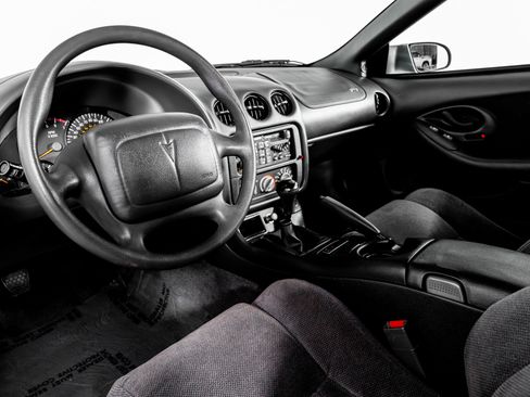 Used 1997 Pontiac Firebird Formula image 2
