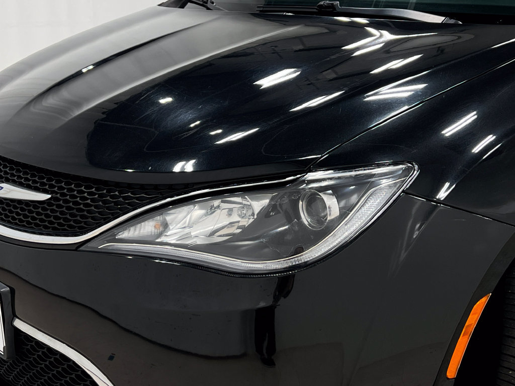 Used 2019 Chrysler Pacifica Touring-L FWD image 37