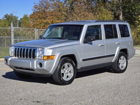 Used 2008 Jeep Commander Sport image 1