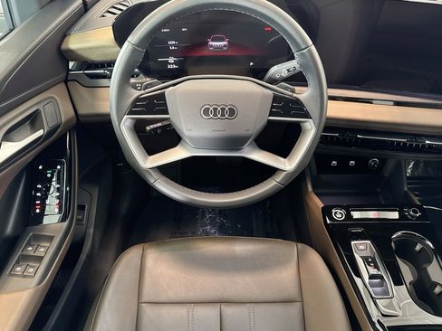 Used 2025 Audi Q6 e-tron Premium image 20