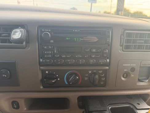 Used 2003 Ford F250 XL RWD image 9