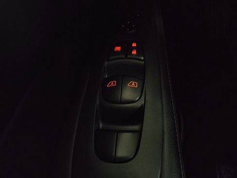 Used 2020 Nissan Pathfinder SL image 27