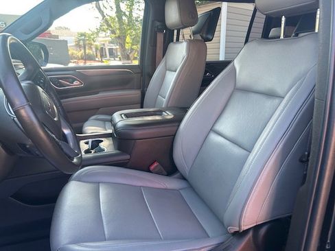 Used 2021 GMC Yukon XL SLT w/ Rear Media and Nav Package RWD image 19