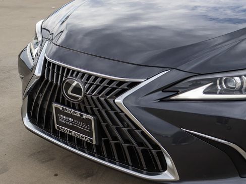 Certified 2025 Lexus ES 300h w/ Premium Package FWD image 8